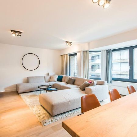 Ruim En Modern Appartement Te Knokke Nabij De Dijk エクステリア 写真